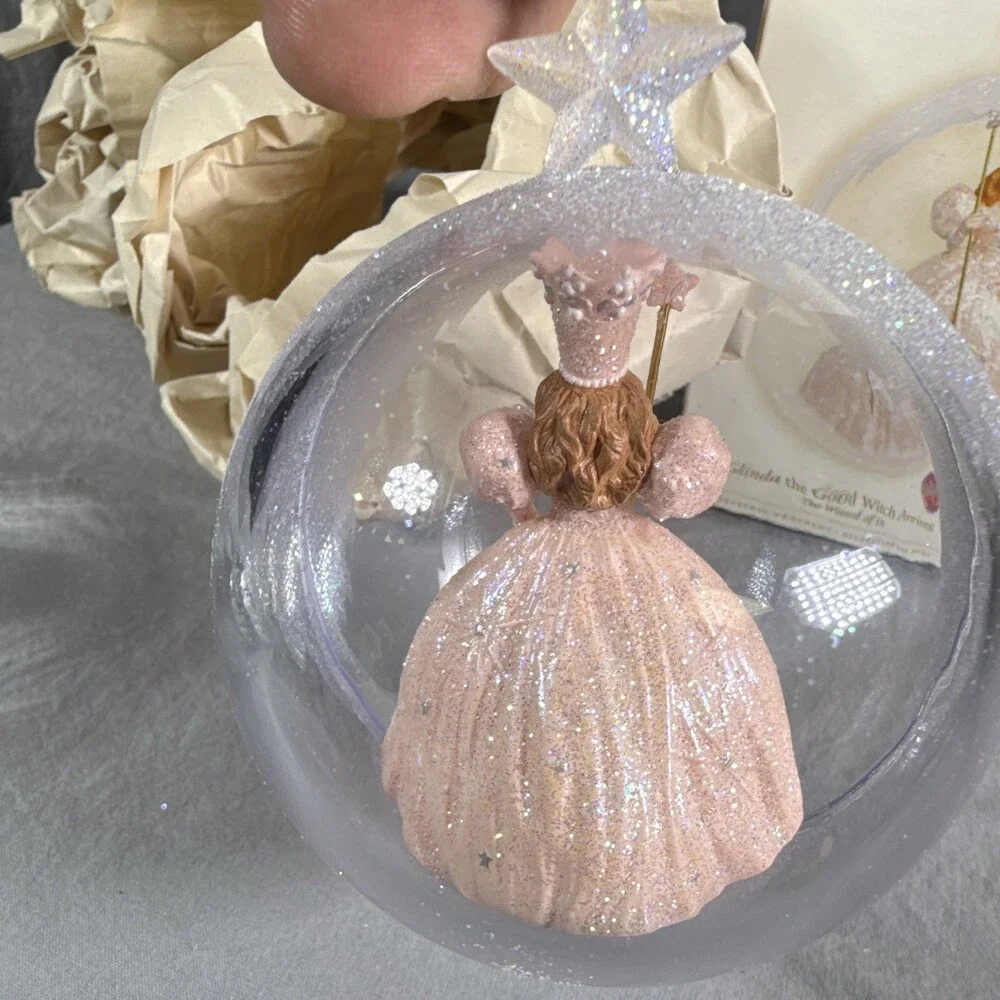 * Hallmark Keepsake Ornament 2006 Glinda The Good Witch Arrives Wizard of Oz